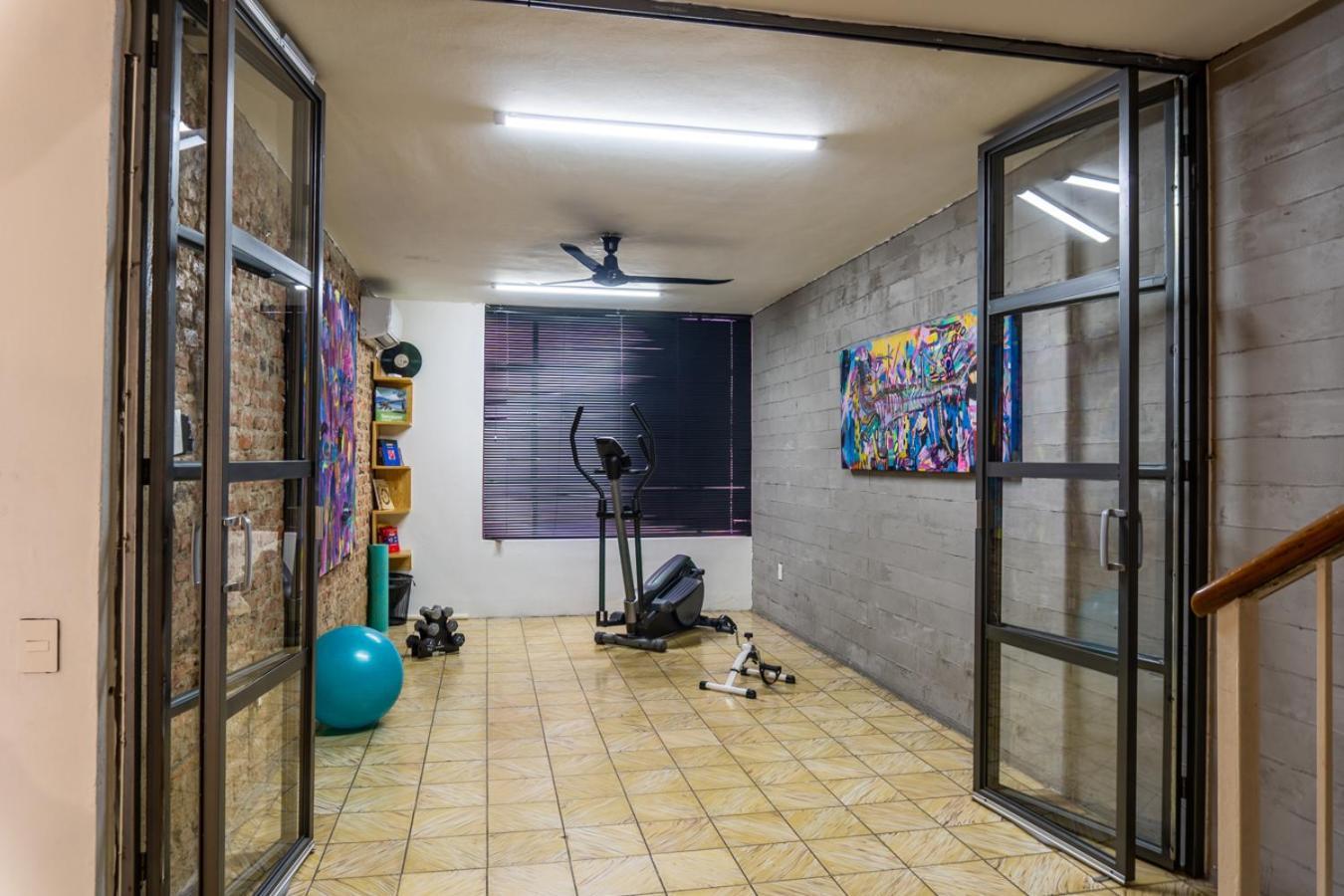 Habitaciones Privadas Con Bano Propio En Una Zona Segura Y Centrica De Guadalajara. エクステリア 写真